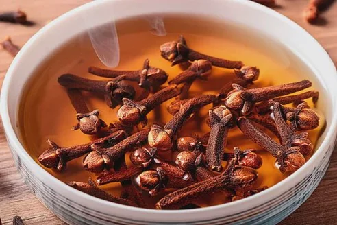 Chiodi di garofano in infuso